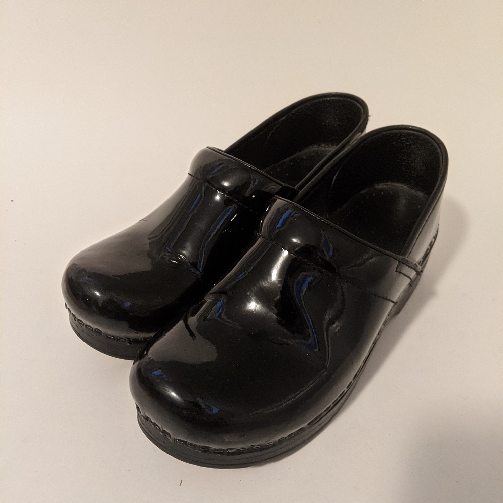 ♣️ Dansko Patent Leather Clogs EU 38